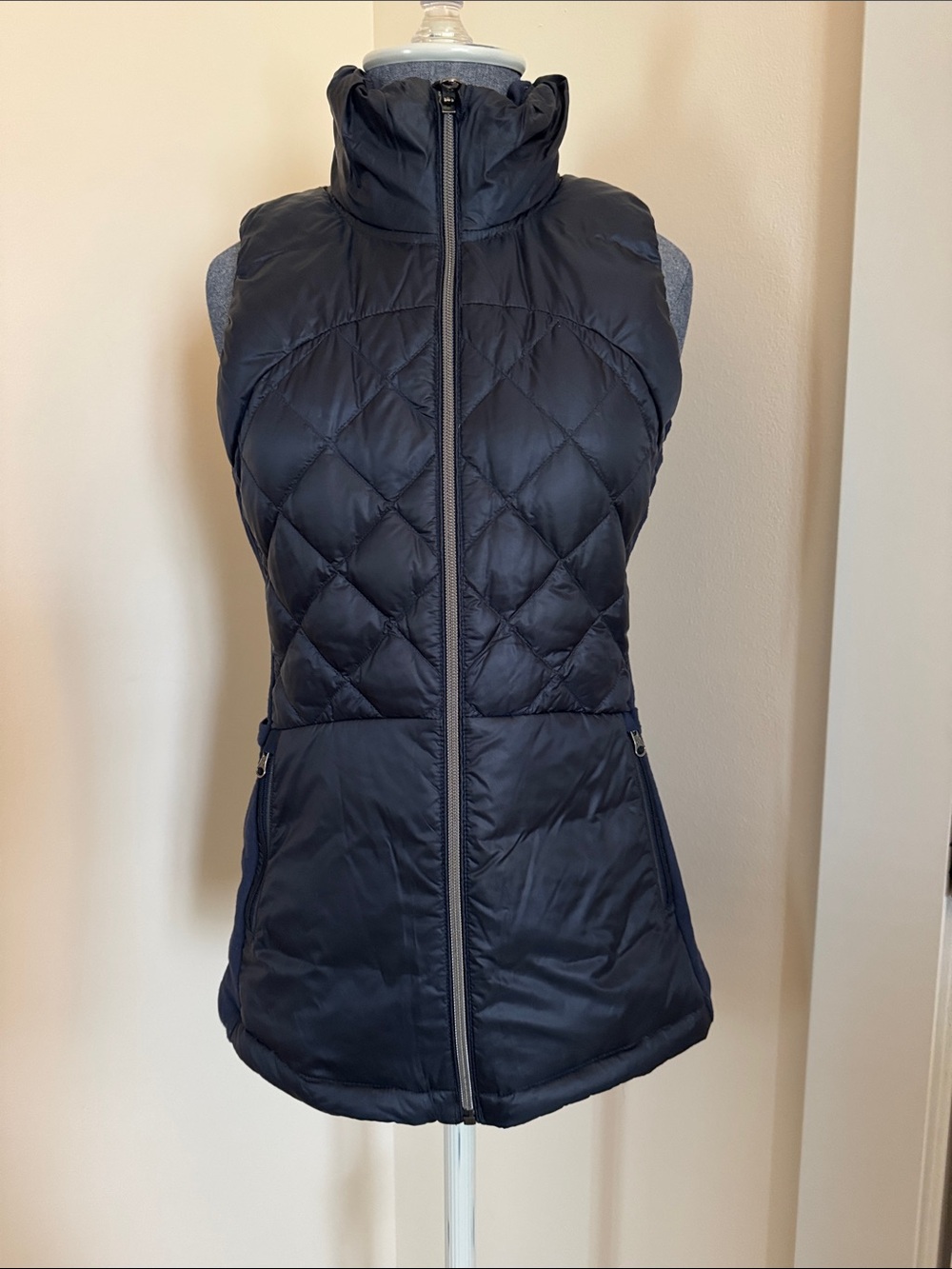 lululemon athletica Quilted Puffer Vest in Black